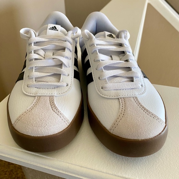 NWOT - Adidas Women's VL Court 3.0 Sneaker - Picture 7 of 10
